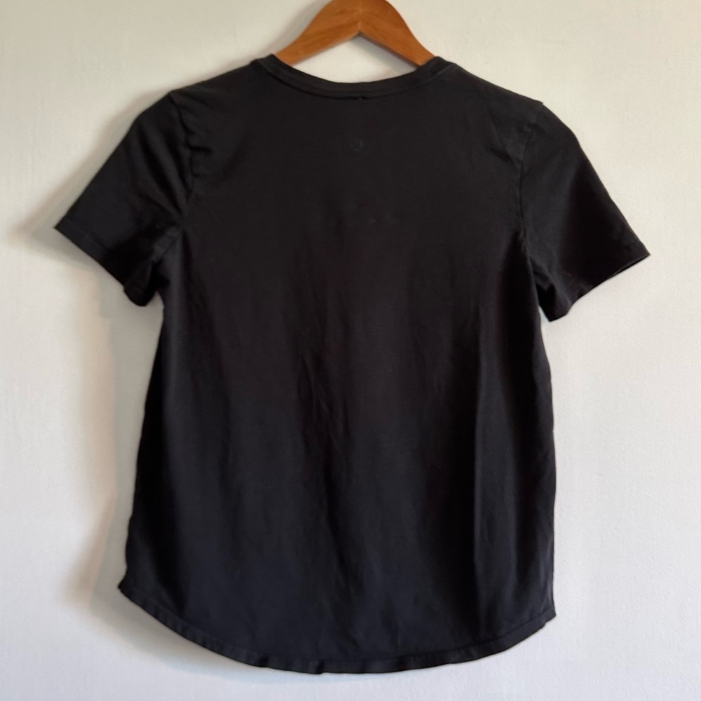 Lululemon Athletica Black Pima Cotton Tee with ‘Therabody’ Logo Size 2 EUC - Picture 4 of 7